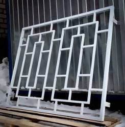 Оконные решетки из профильных труб Оконные решетки из профильных труб